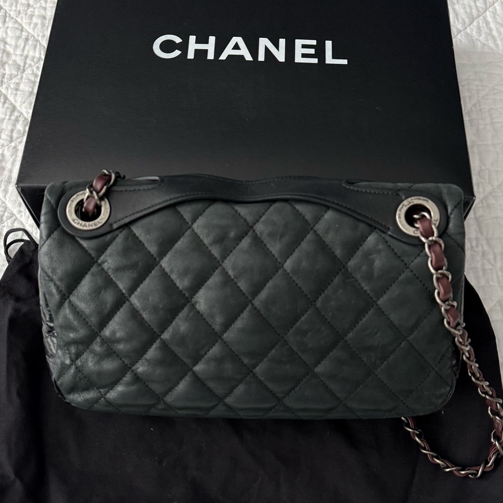 Chanel Iridescent Calfskin “In The Mix” Flap Satchel –Excellent & Dust Bag & Box - Picture 7 of 15